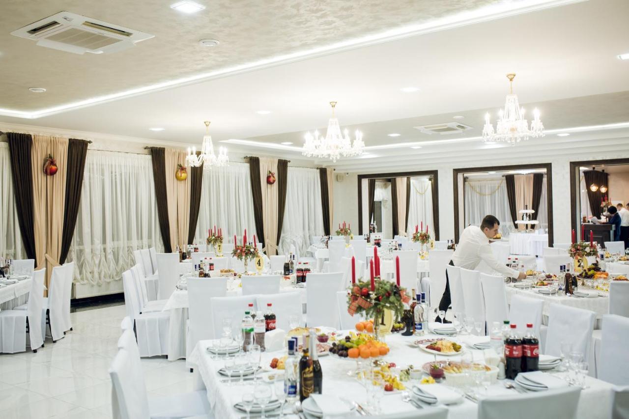 Hotel Роляда Tysmenytsia Exterior foto