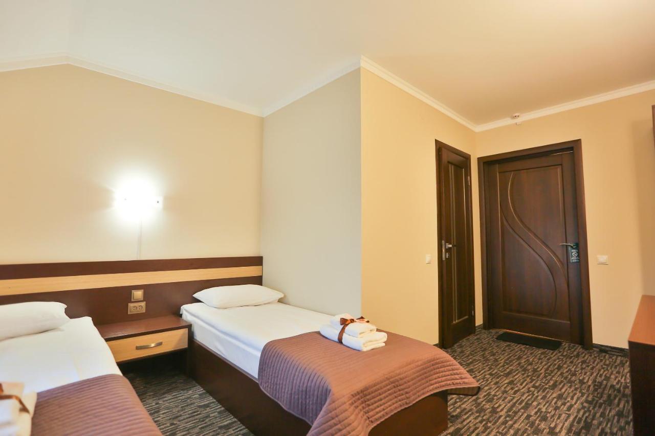Hotel Роляда Tysmenytsia Exterior foto