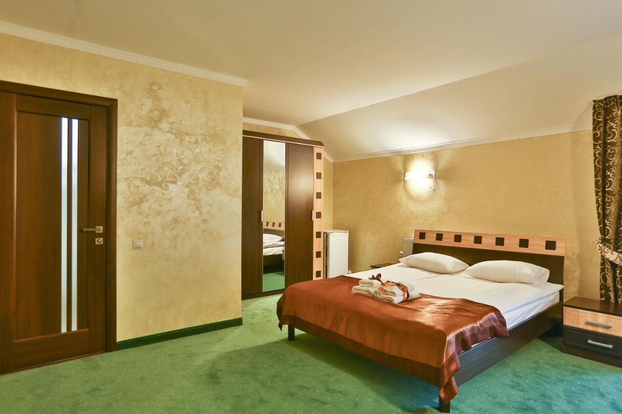 Hotel Роляда Tysmenytsia Exterior foto